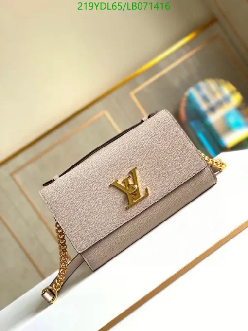 Louis Vuitton LV lockme pouch Mirror 1:1