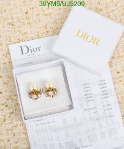 Dior pearl earrings with receipt and box.