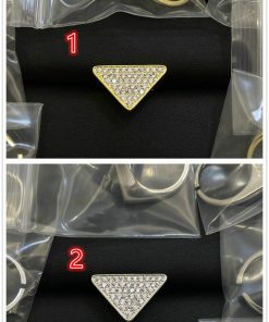 Two triangular diamond stud earrings displayed with numbering.