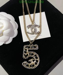 Elegant designer logo pendant necklaces with artificial flower.