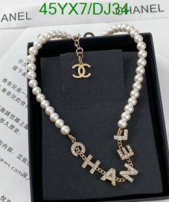 Chanel pearl necklace with logo in presentation box