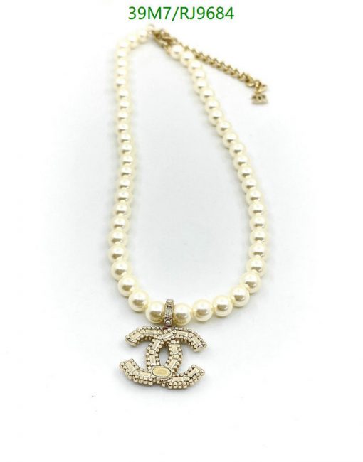 Pearl necklace with anchor pendant jewelry.