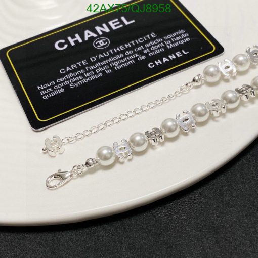 Chanel pearl bracelet with authenticity card