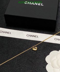 Chanel necklace with logo pendant and original box.