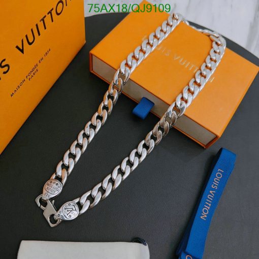 Silver chain on brand's orange box.