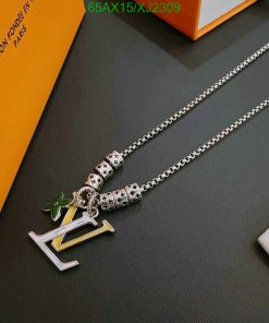 Designer pendant necklace with box.